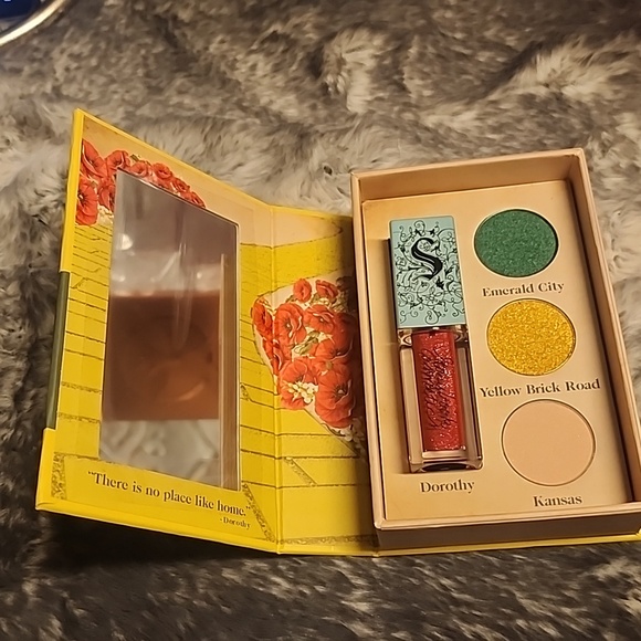 The wonderful wizard of oz eye shadow pellet - Picture 2 of 5